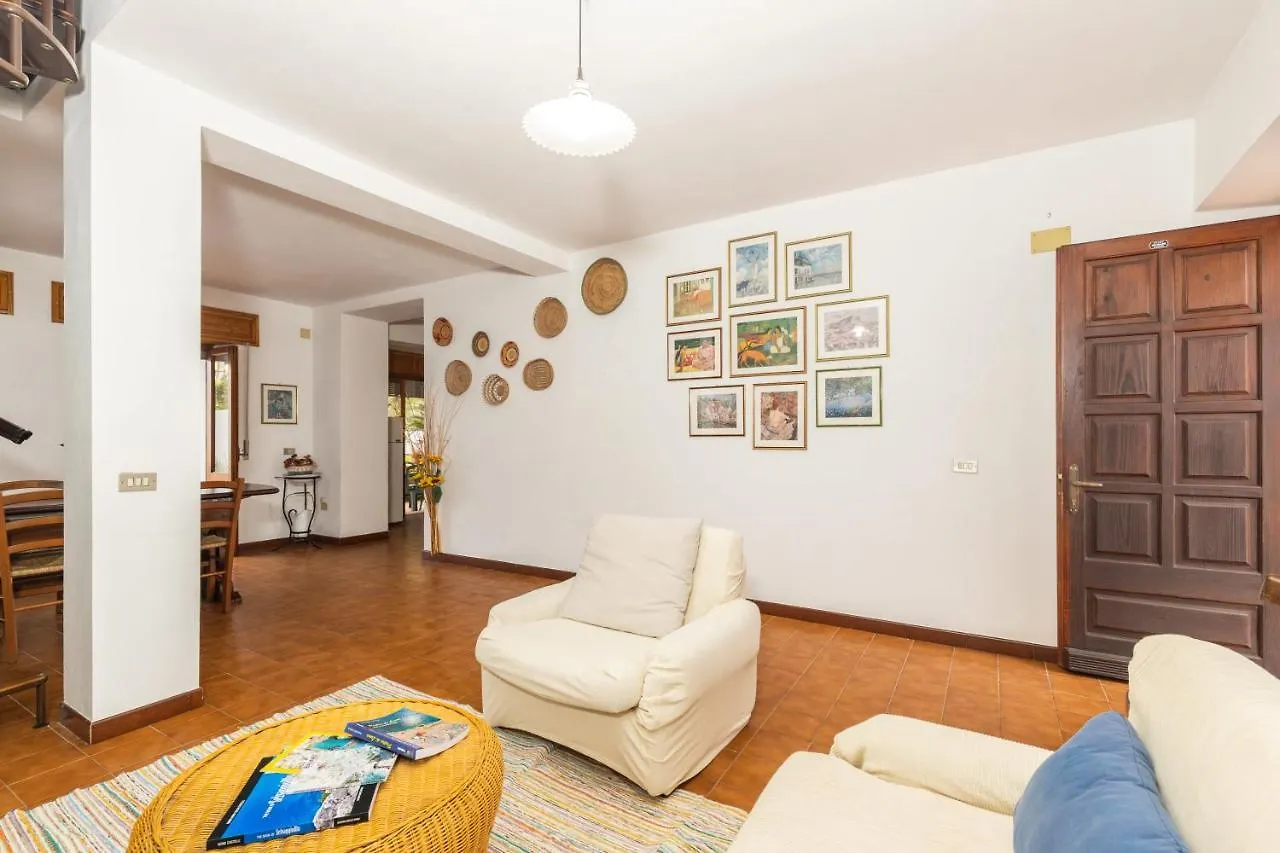 Hébergement de vacances Villa La Casa Sulla Piazza - Con Giardino à Santa Maria Navarrese