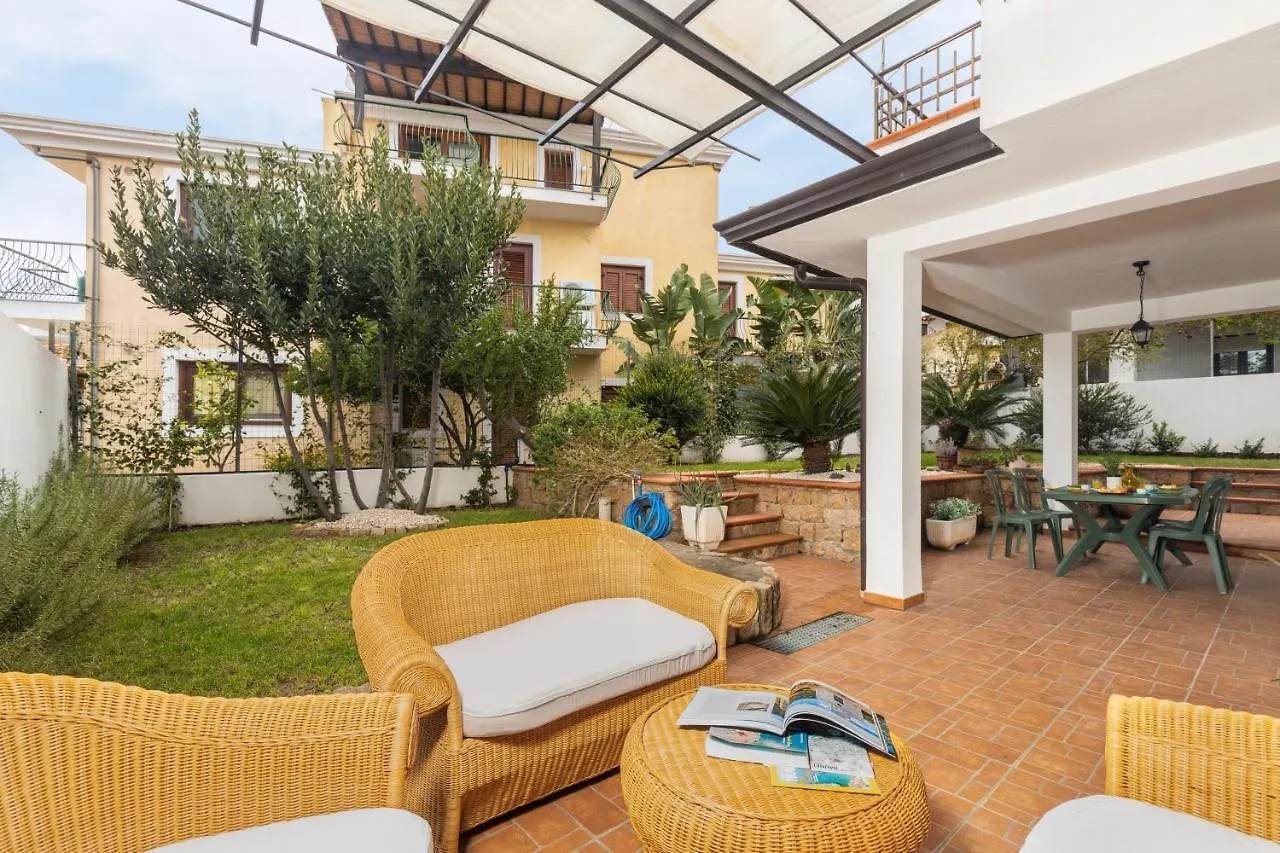 La Casa Sulla Piazza - Con Giardino location
