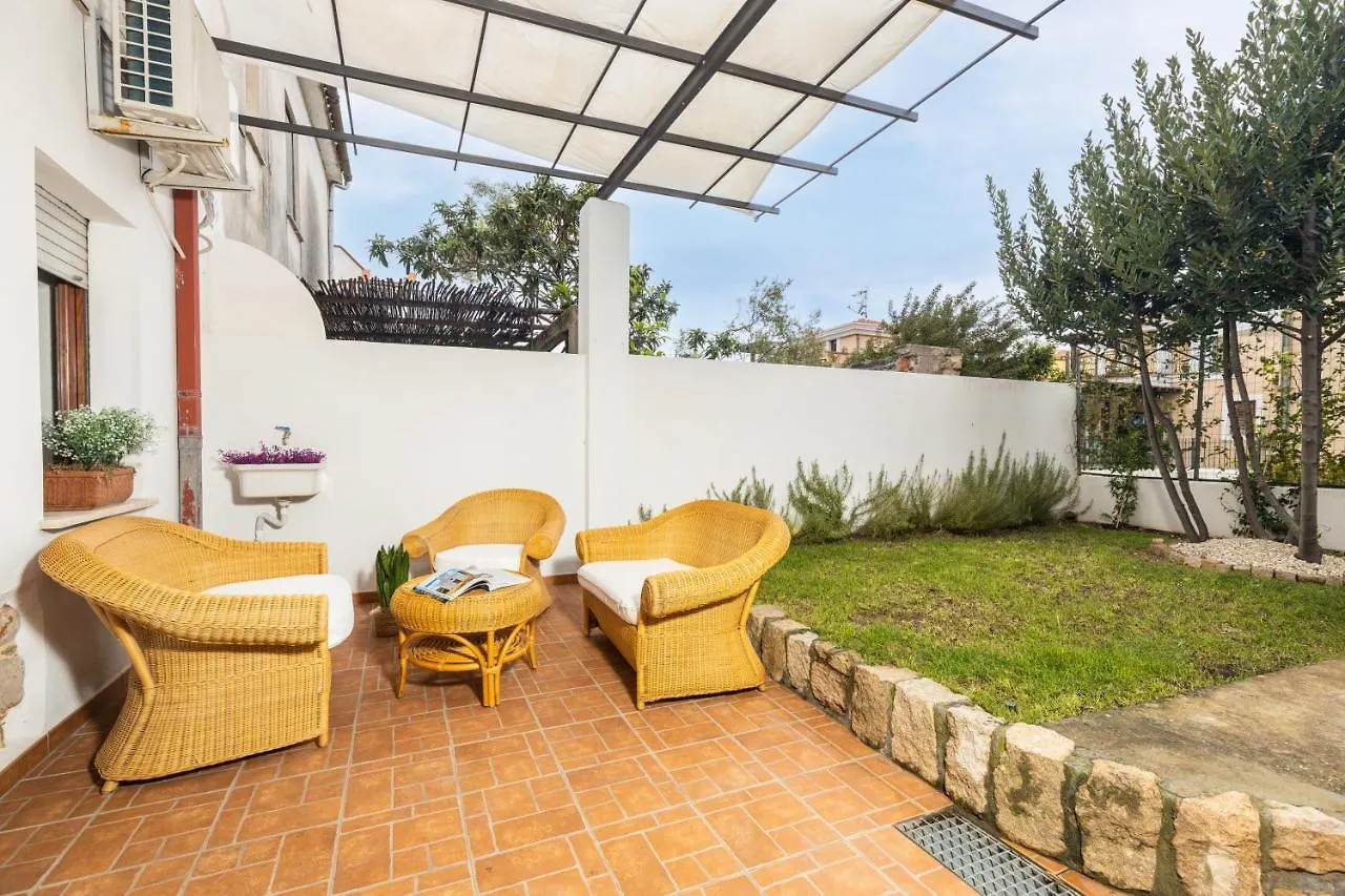 Hébergement de vacances Villa La Casa Sulla Piazza - Con Giardino à Santa Maria Navarrese